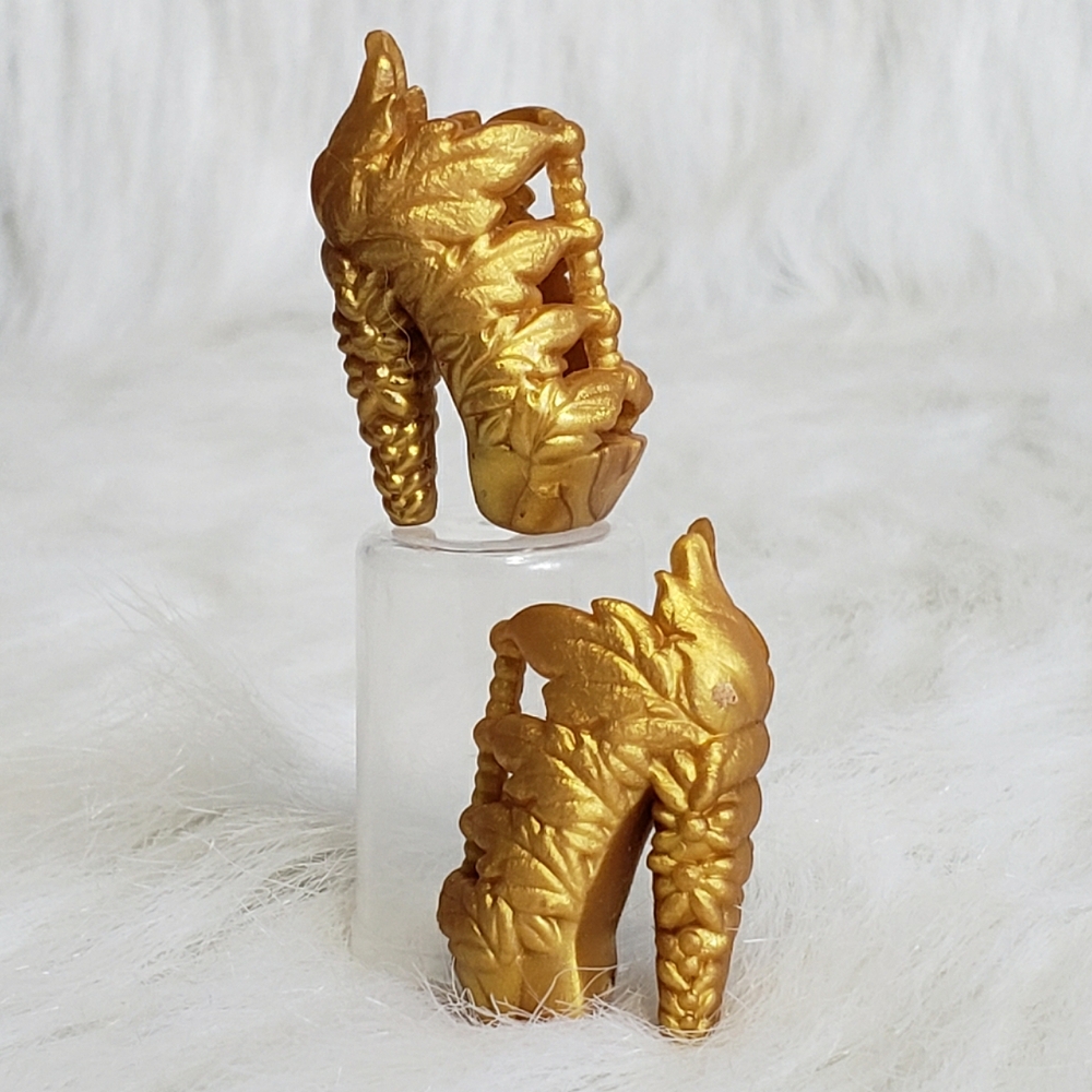 Ever After High Apple White Mirror Beach Replacement Toy Doll Shoes